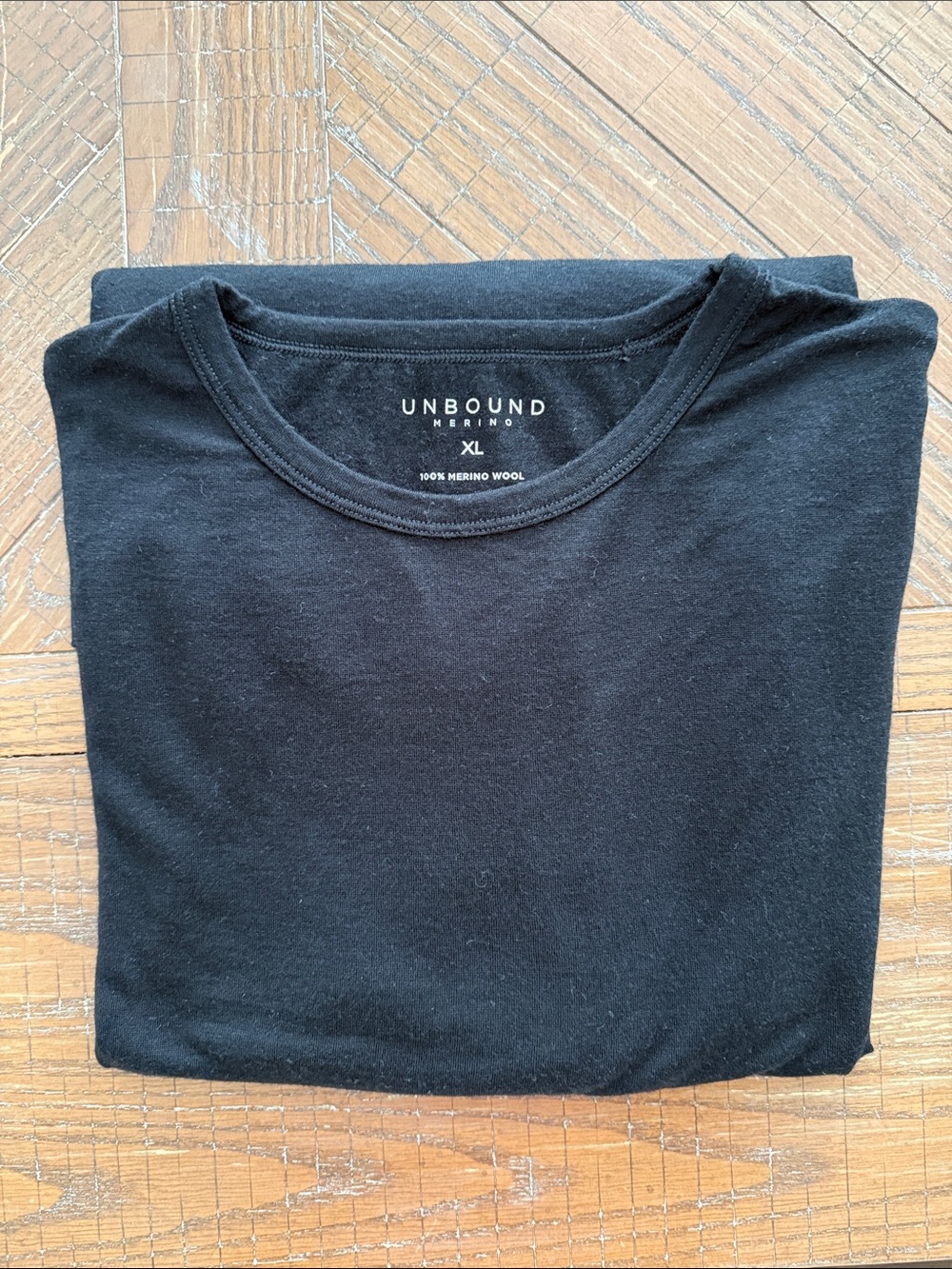 Unbound Merino Men’s Black Long-sleeve Crew Neck Tee - XL